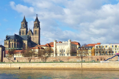 Magdeburger Dom am Elbufer