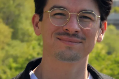 Ausschnitt Portr&auml;t Marlon Brand in der Sonne