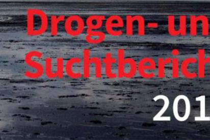 Meer in schwarz-weiß und rote Schrift