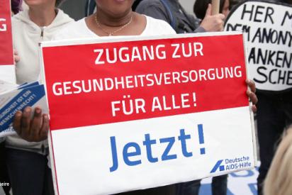 Schild auf einer Demonstration